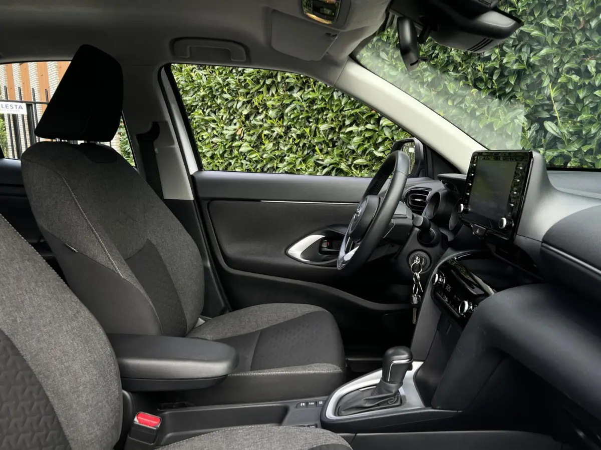 1.5 Hybrid Comfort, DEALER ONDERHOUDEN, CARPLAY, CRUISE CONTROL, CLIMATE CONTROL, CAMERA, LED, PDC, DAB, LICHTMETAAL 16"