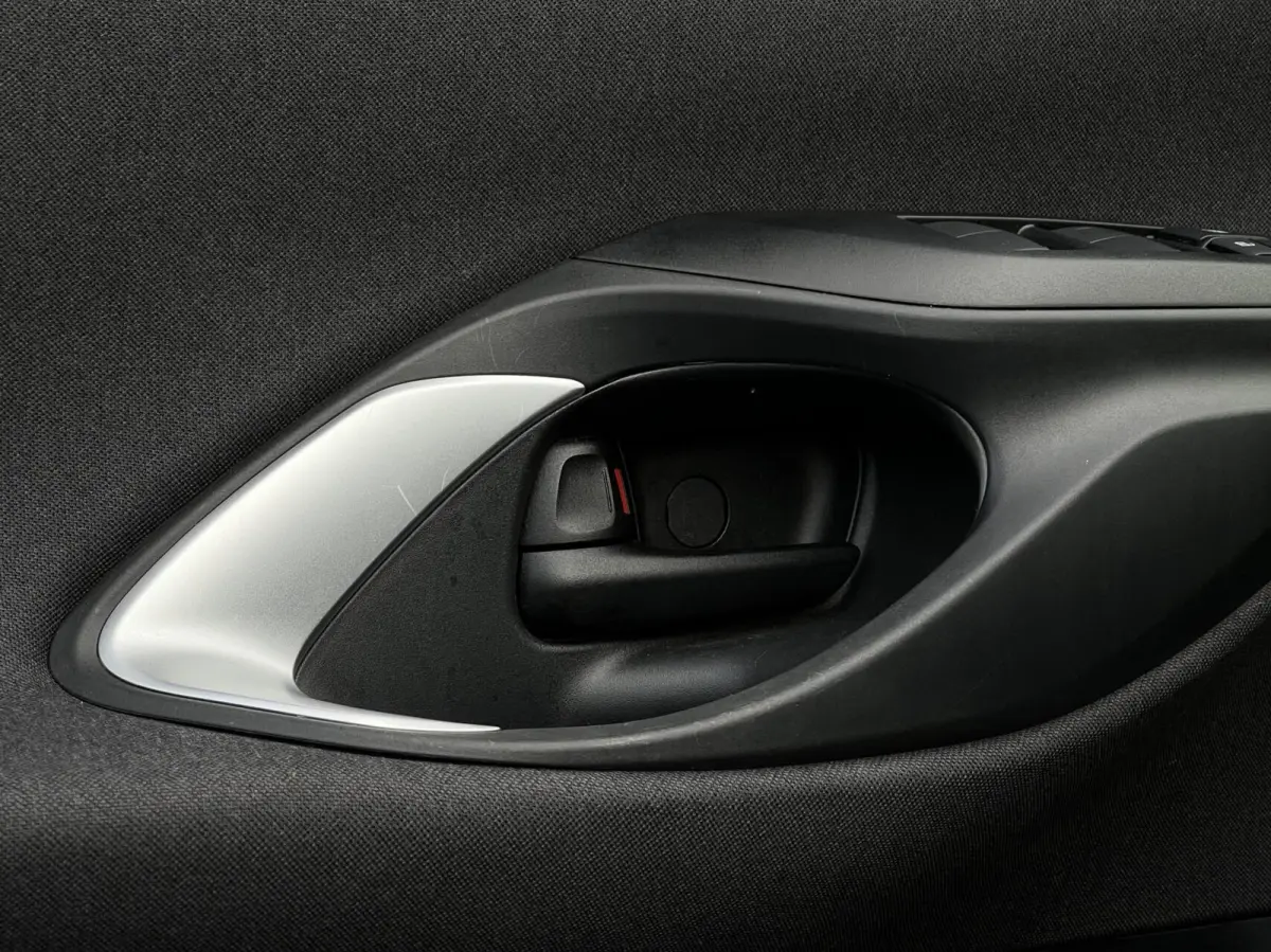 1.5 Hybrid Comfort, DEALER ONDERHOUDEN, CARPLAY, CRUISE CONTROL, CLIMATE CONTROL, CAMERA, LED, PDC, DAB, LICHTMETAAL 16"