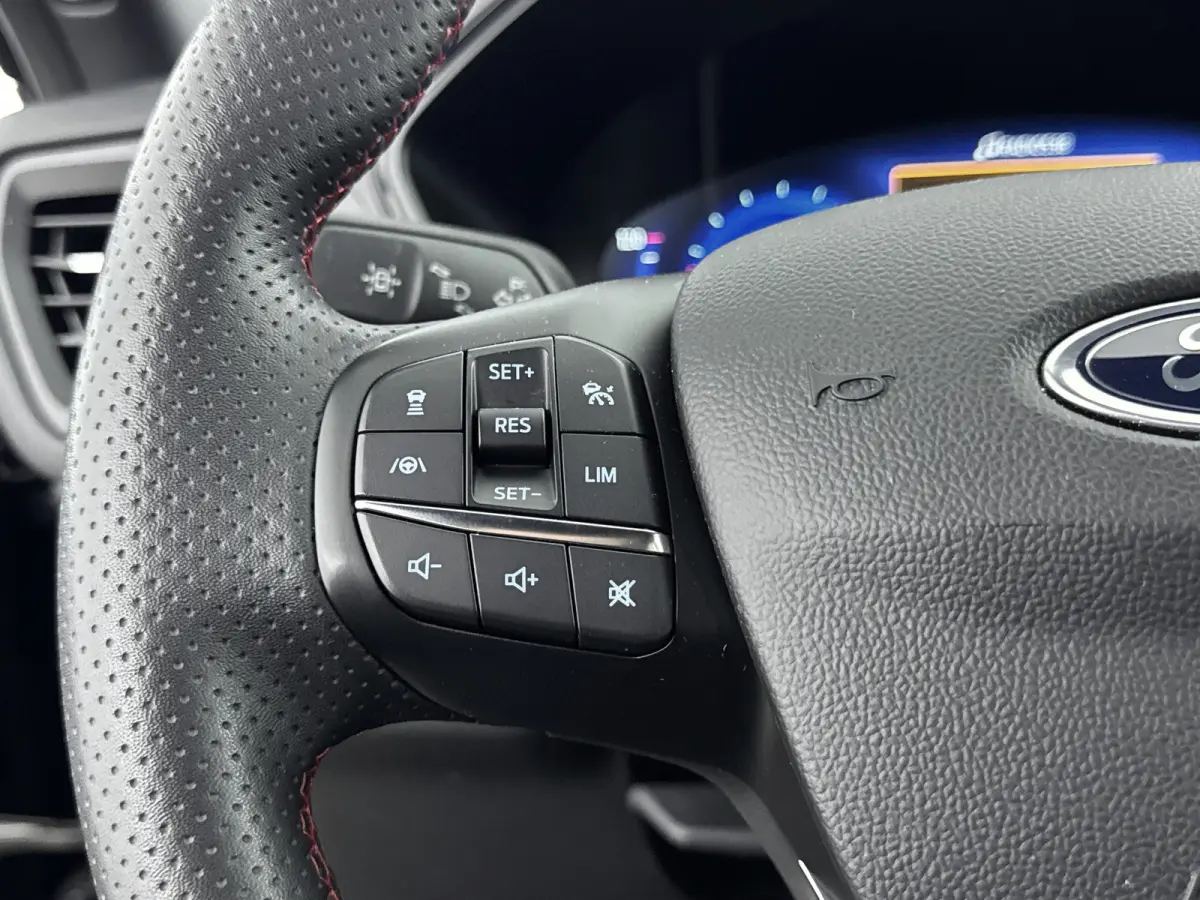 2.5 PHEV ST-Line | Winterpack | 19 Inch | Adaptive Cruise | BLIS | Camera V+A | CarPlay/Android Auto |