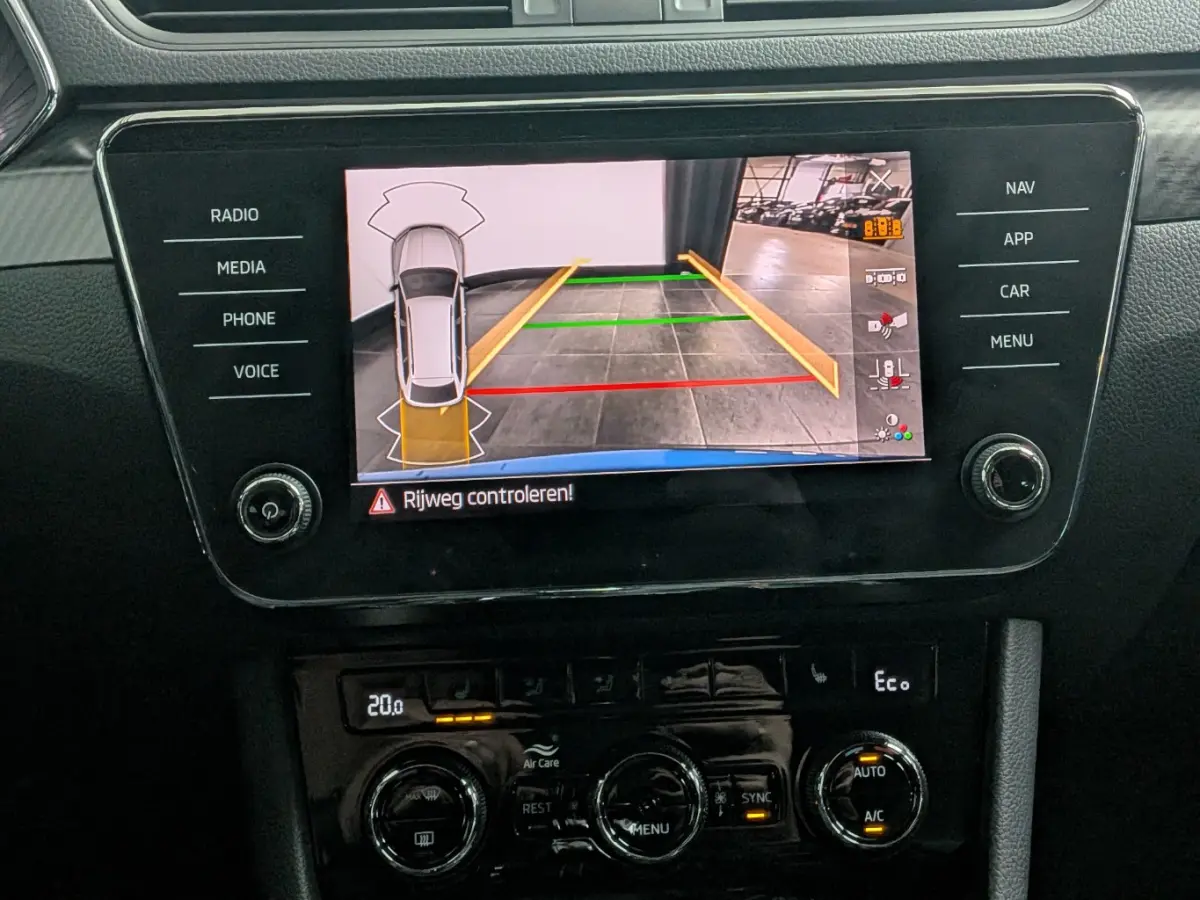 1.4 TSI iV Sportline Business l Elektr. Trekhaak l Matrix LED l 19" l Elektr. Stoel incl Memory l Alcantara/Leder l