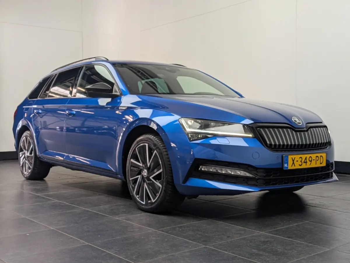 1.4 TSI iV Sportline Business l Elektr. Trekhaak l Matrix LED l 19" l Elektr. Stoel incl Memory l Alcantara/Leder l