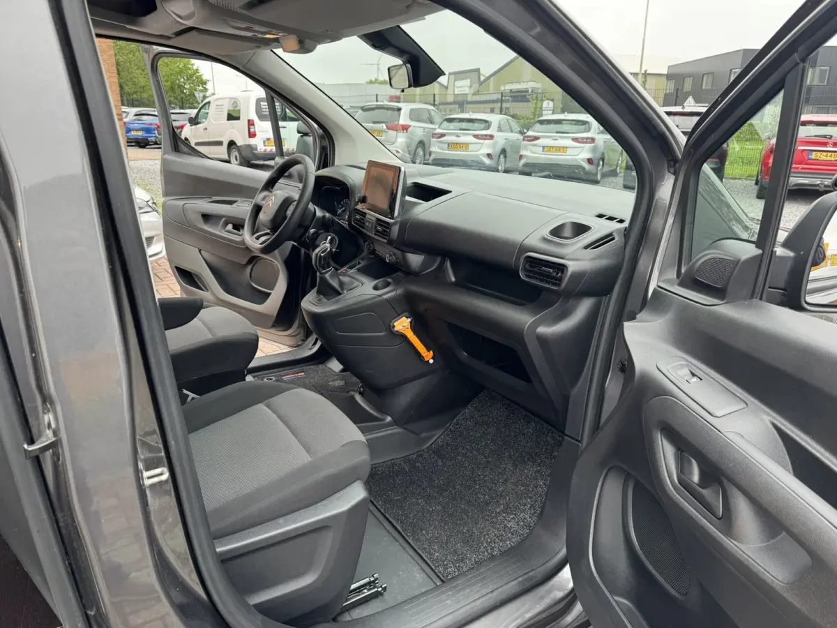 1.5 BlueHDI Club, Euro 6, Apple carplay, L1H1