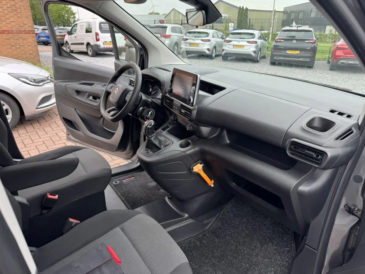 1.5 BlueHDI Club, Euro 6, Apple carplay, L1H1