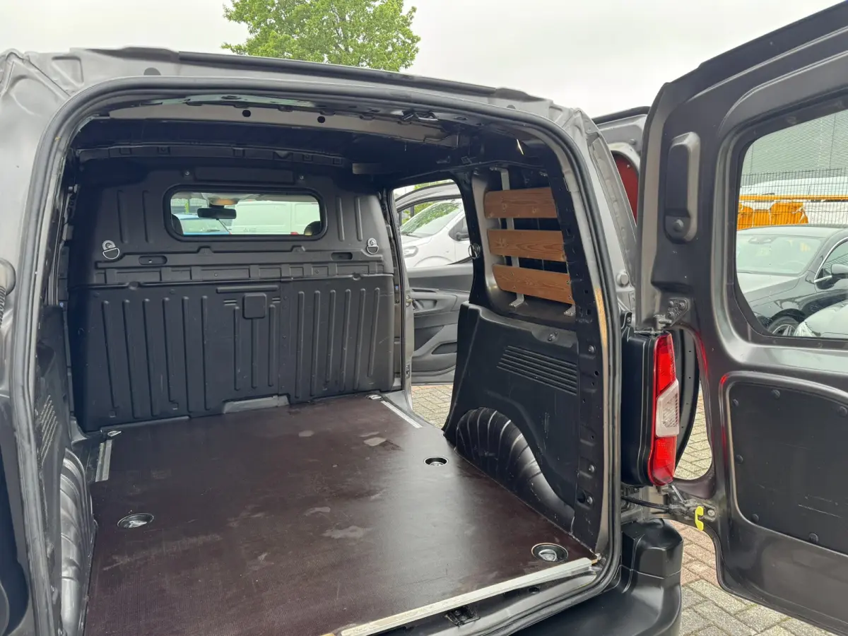 1.5 BlueHDI Club, Euro 6, Apple carplay, L1H1