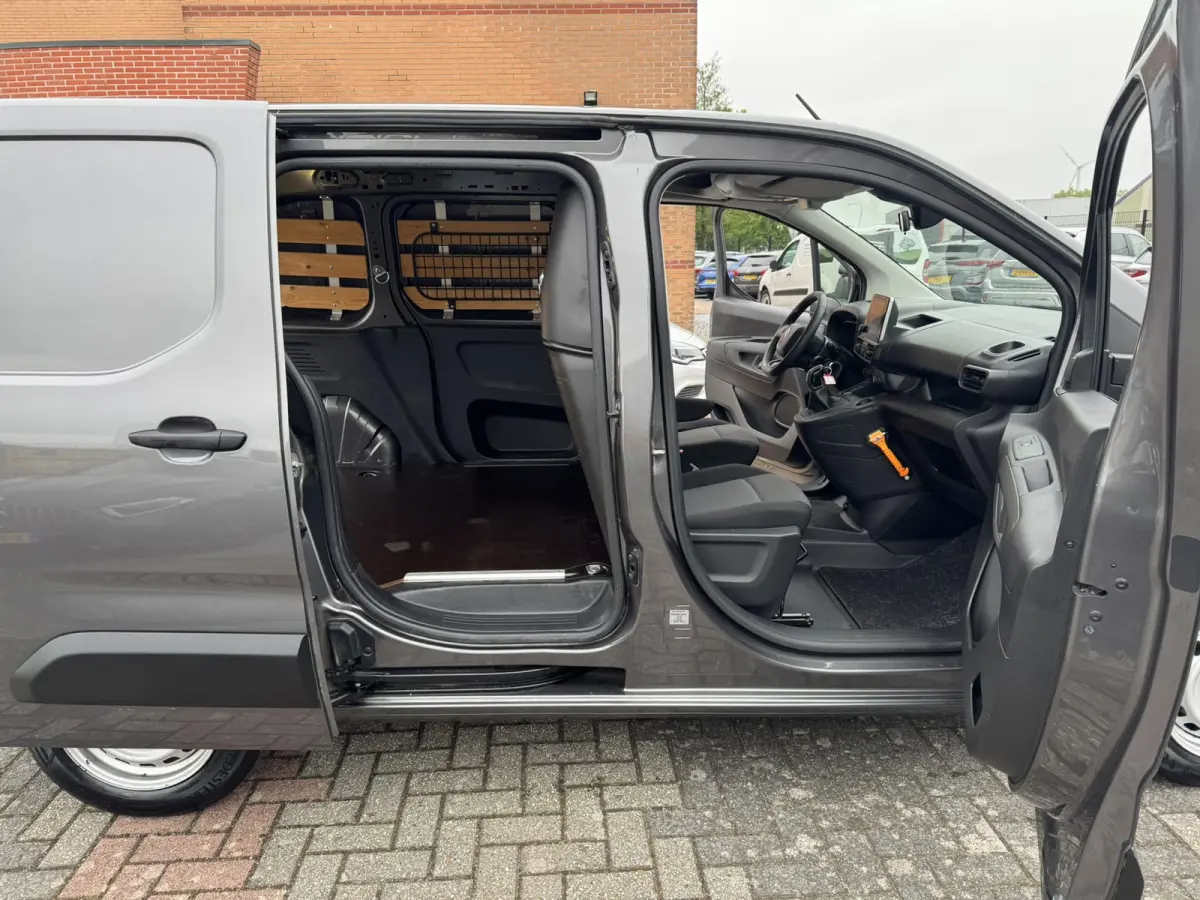 1.5 BlueHDI Club, Euro 6, Apple carplay, L1H1