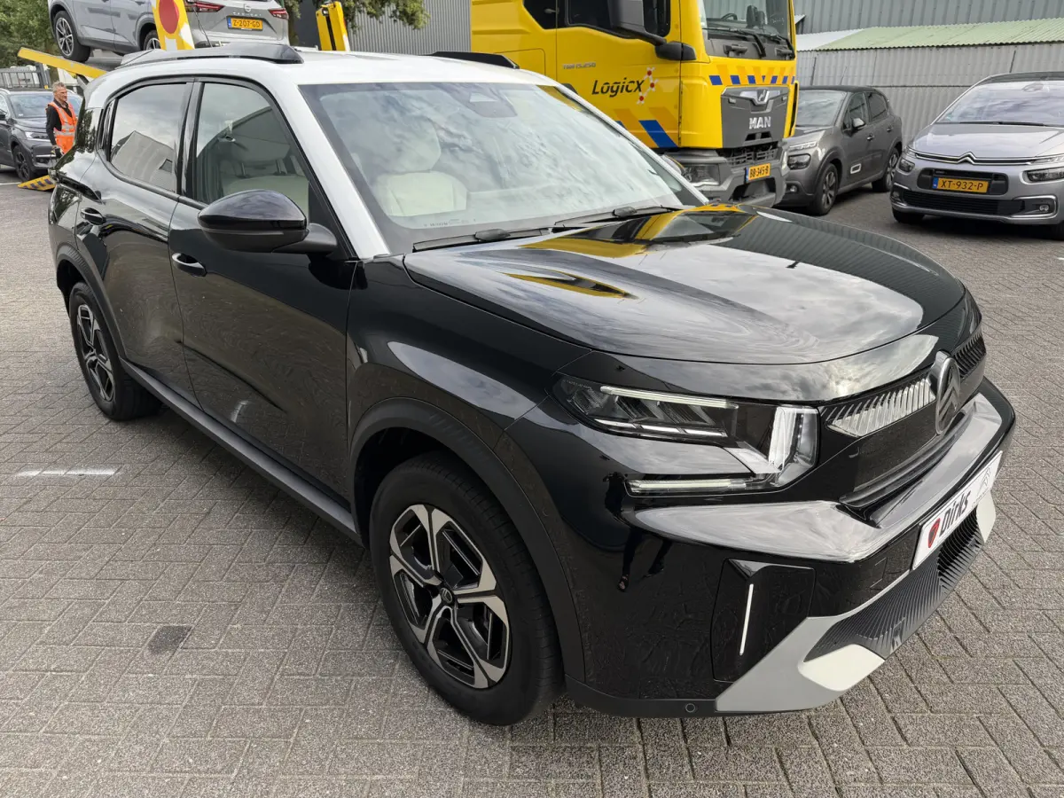 145pk Hybrid Max (Camera - Parkeersensoren V+A - LED - Navigatie - Automatische Airco - Dodehoek detectie - Apple Carplay)