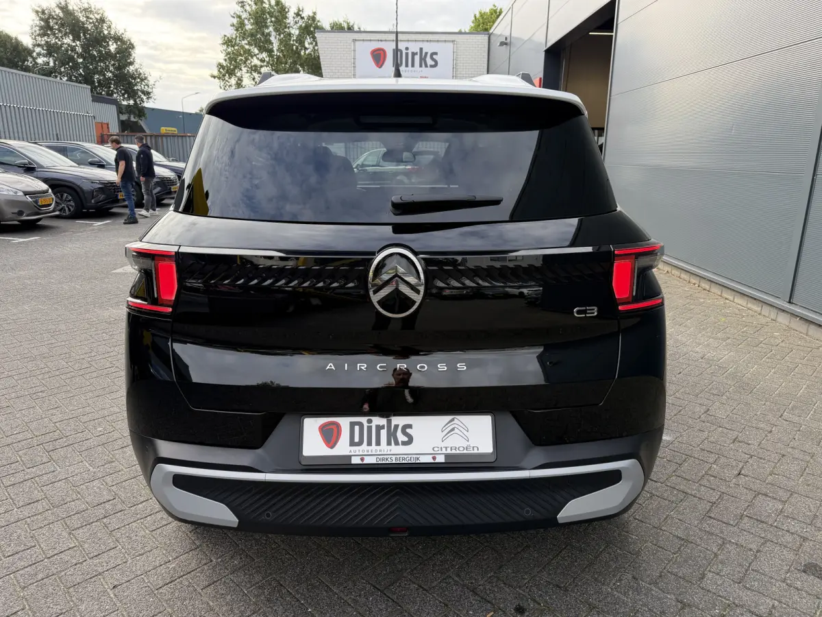 145pk Hybrid Max (Camera - Parkeersensoren V+A - LED - Navigatie - Automatische Airco - Dodehoek detectie - Apple Carplay)