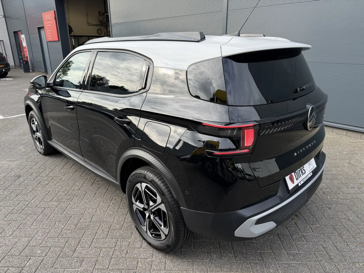 145pk Hybrid Max (Camera - Parkeersensoren V+A - LED - Navigatie - Automatische Airco - Dodehoek detectie - Apple Carplay)