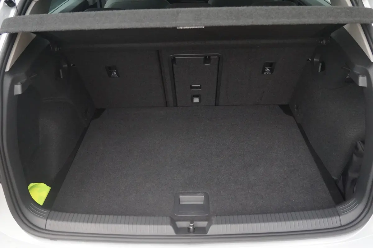1.0 TSI 110pk Life | Apple Carplay & Android Auto | Achteruitrijcamera | Adaptive Cruise
