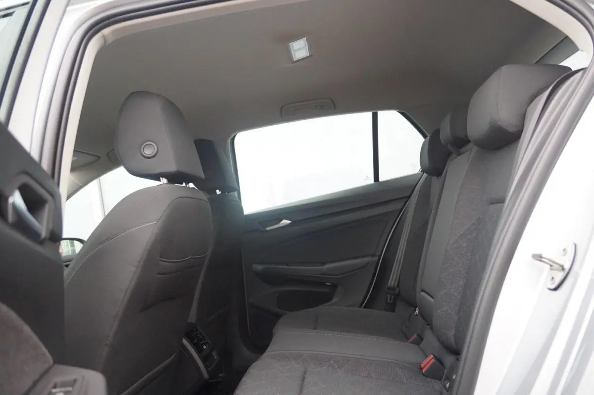 1.0 TSI 110pk Life | Apple Carplay & Android Auto | Achteruitrijcamera | Adaptive Cruise