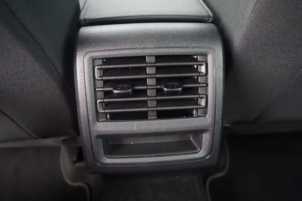 1.0 TSI 110pk Life | Apple Carplay & Android Auto | Achteruitrijcamera | Adaptive Cruise