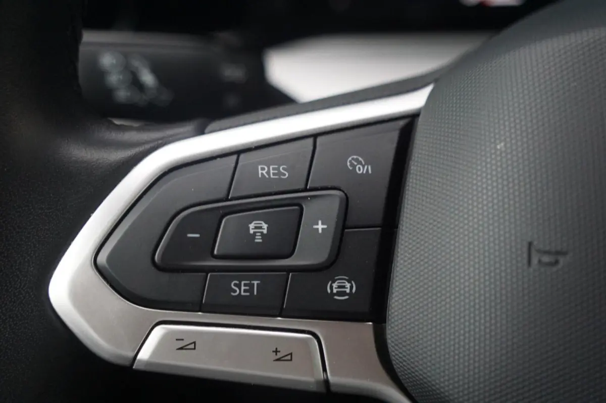 1.0 TSI 110pk Life | Apple Carplay & Android Auto | Achteruitrijcamera | Adaptive Cruise