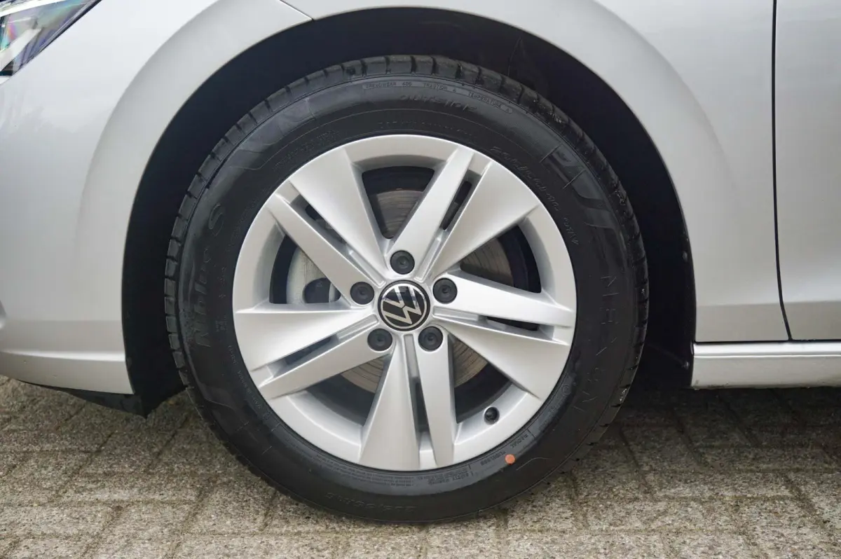 1.0 TSI 110pk Life | Apple Carplay & Android Auto | Achteruitrijcamera | Adaptive Cruise