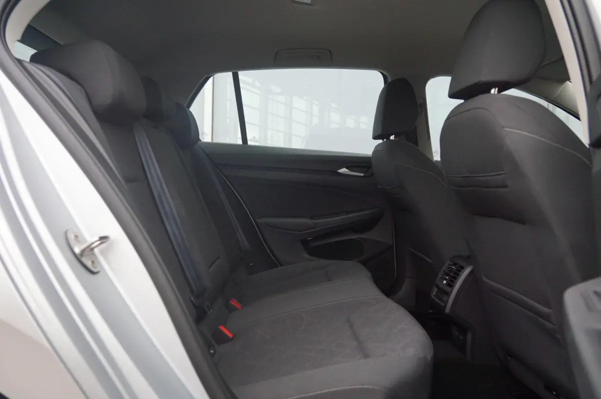1.0 TSI 110pk Life | Apple Carplay & Android Auto | Achteruitrijcamera | Adaptive Cruise