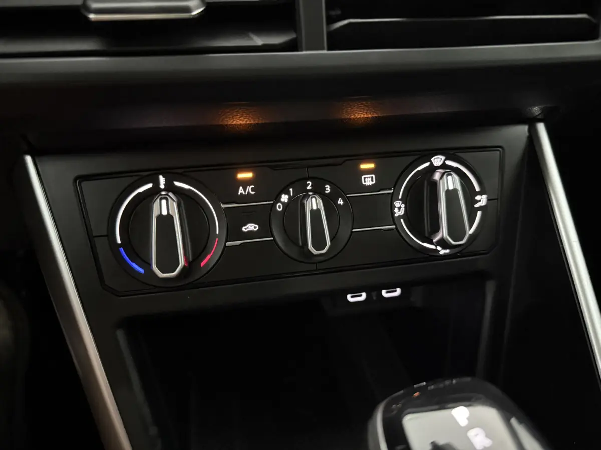 1.0 TSI Life | Airco | Virtual | Cruise | Carplay | Navi | Parkeersens.