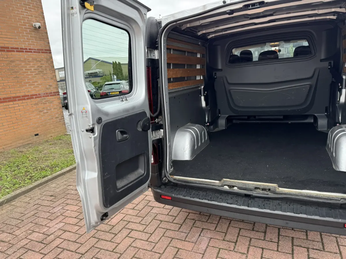 1.6 dCi T29 L2H1 DC Comfort, BTW, Euro 6, 5 Persoons, Navigatie, PDC