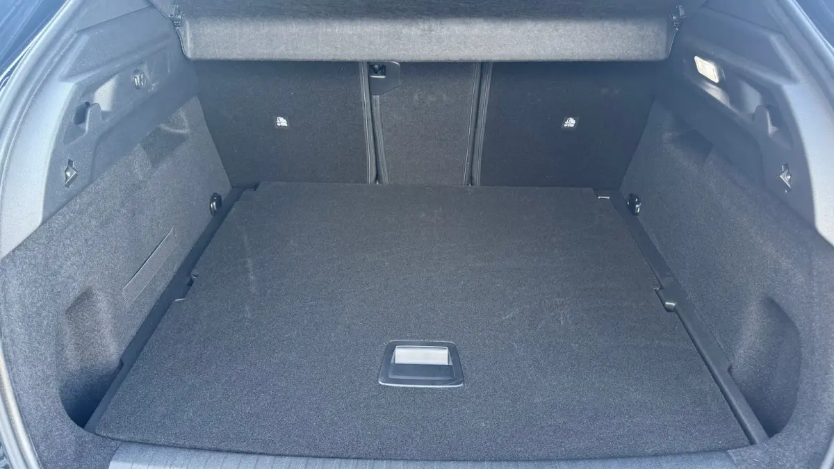 1.2 HYBRID 145PK GT AUTOMAAT / NAVI / LEDER / CLIMA / LED / PDC / 19" LMV / ALCANTARA / CAMERA / WINTERPAKKET / ADAPT. CRUISECONTROL / 1E EIGENAAR / NIEUWSTAAT !!