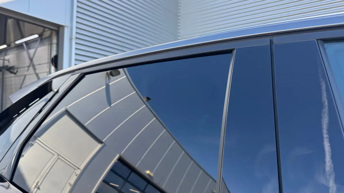 1.2 HYBRID 145PK GT AUTOMAAT / NAVI / LEDER / CLIMA / LED / PDC / 19" LMV / ALCANTARA / CAMERA / WINTERPAKKET / ADAPT. CRUISECONTROL / 1E EIGENAAR / NIEUWSTAAT !!