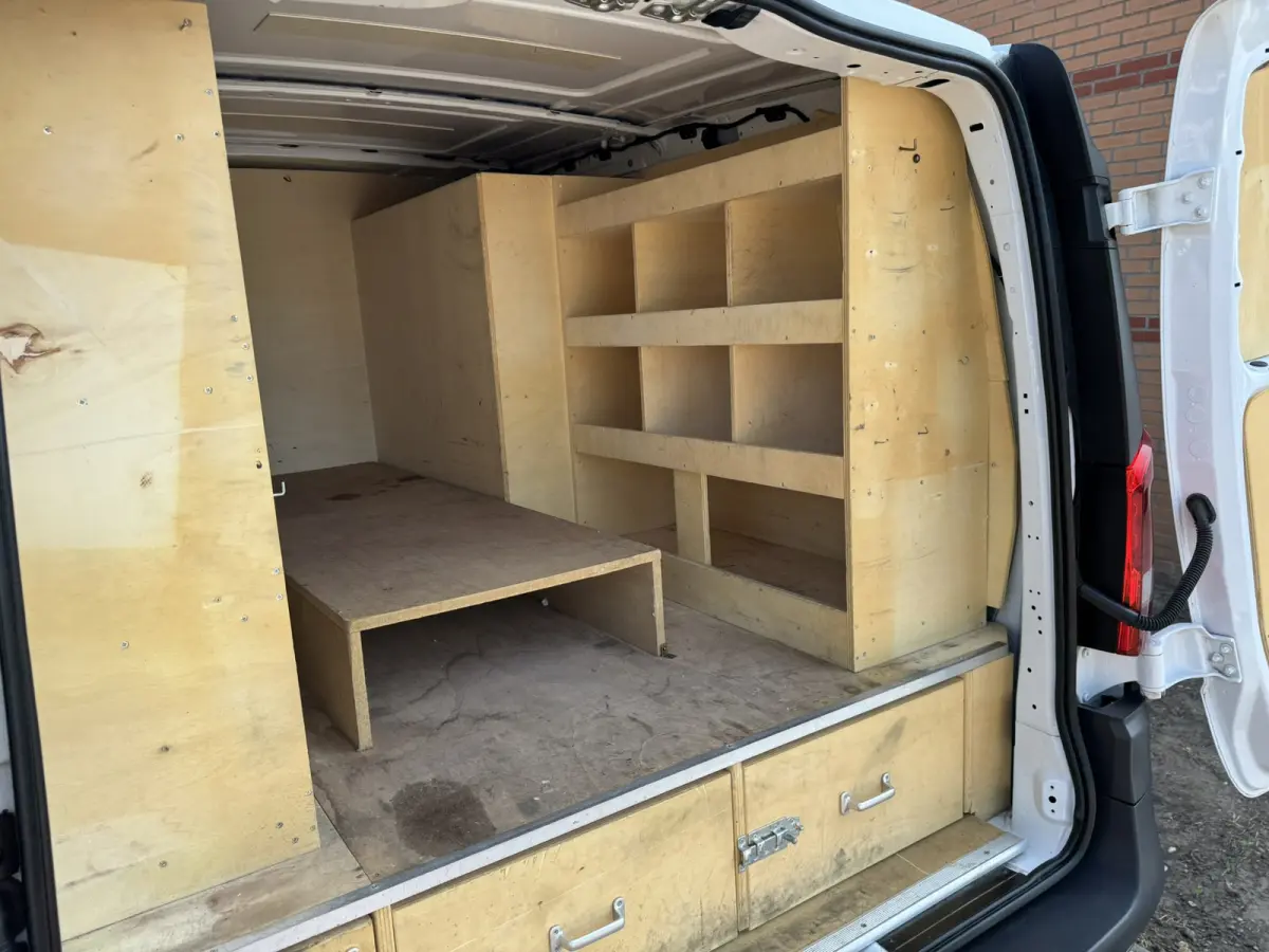 111 CDI Functional, Euro 6, 3 Persoons, Inbouw, Airco,