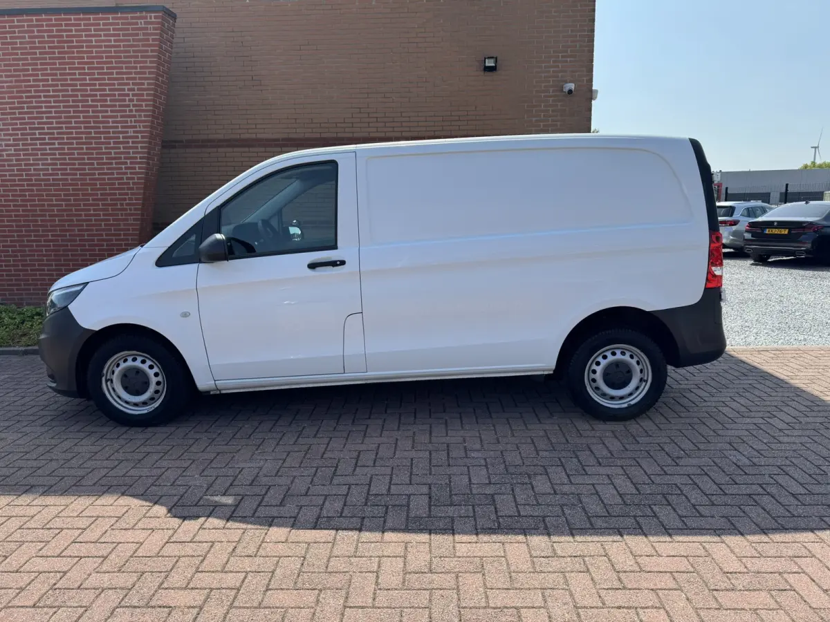 111 CDI Functional, Euro 6, 3 Persoons, Inbouw, Airco,