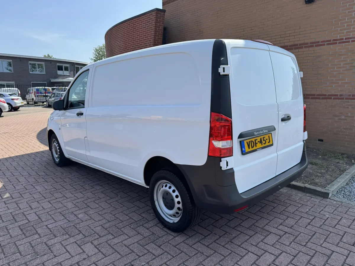 111 CDI Functional, Euro 6, 3 Persoons, Inbouw, Airco,