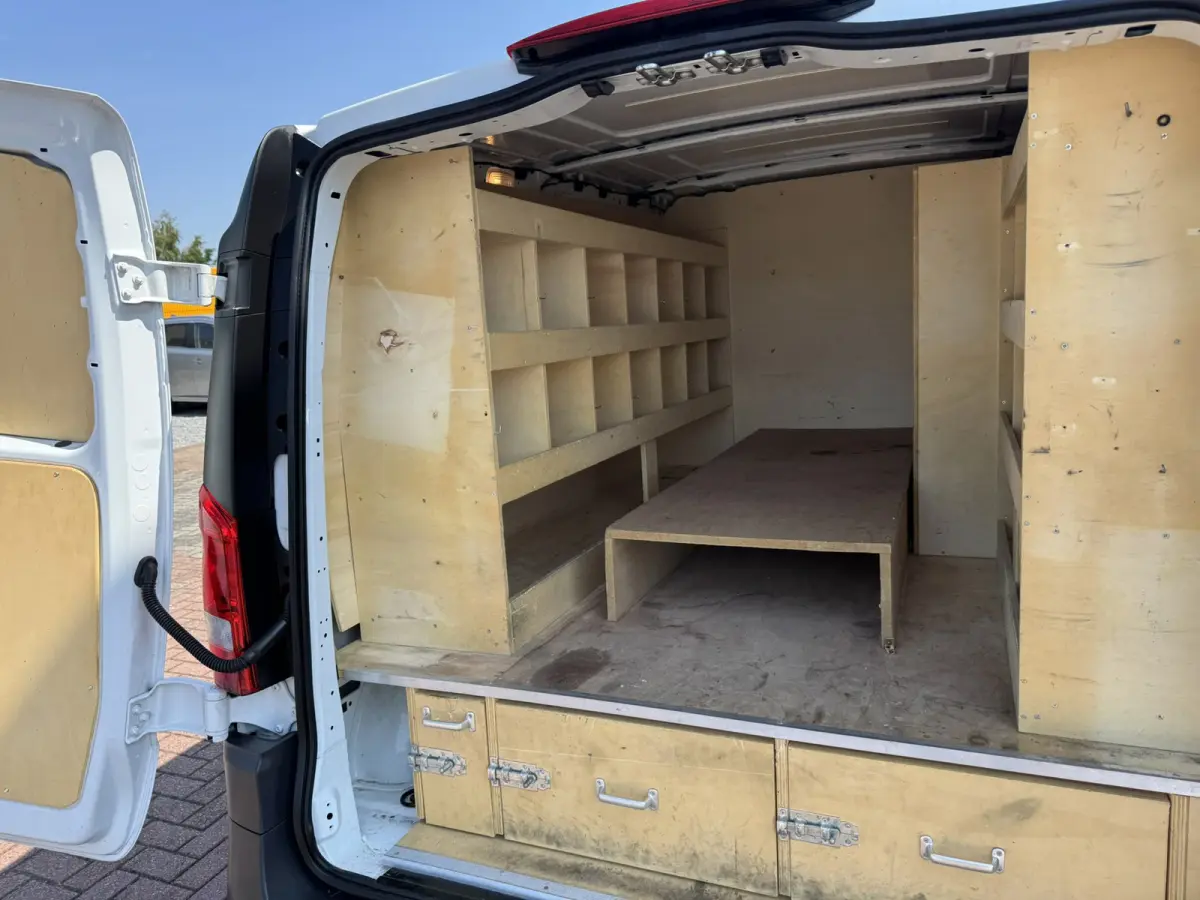 111 CDI Functional, Euro 6, 3 Persoons, Inbouw, Airco,