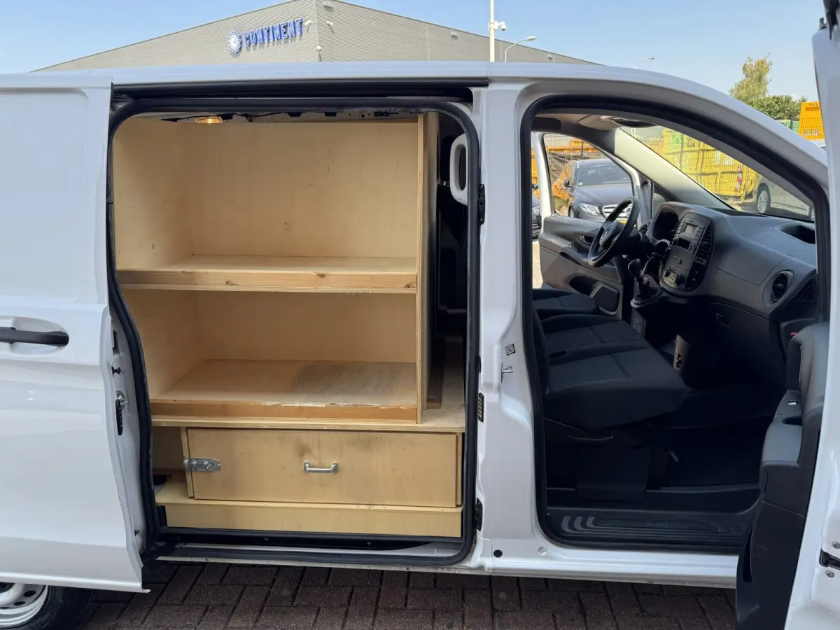 111 CDI Functional, Euro 6, 3 Persoons, Inbouw, Airco,