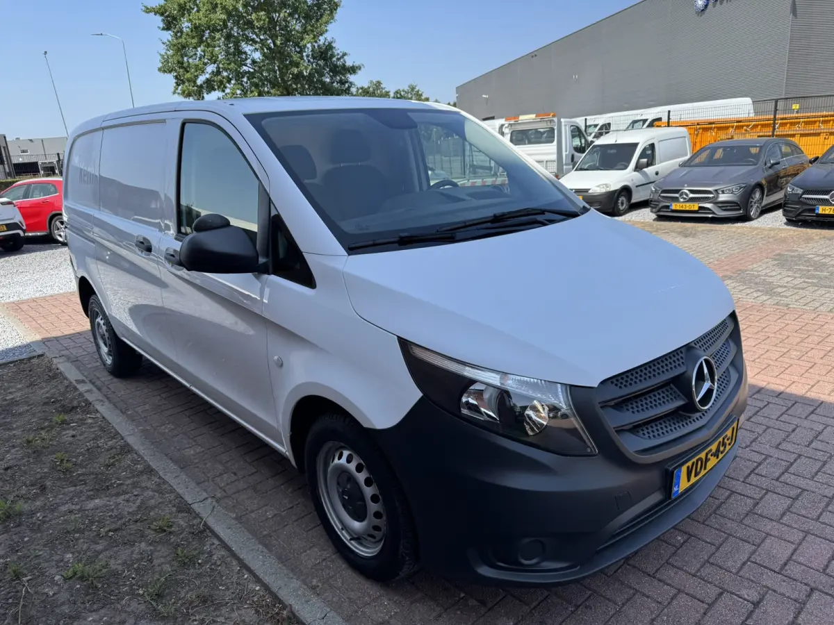 111 CDI Functional, Euro 6, 3 Persoons, Inbouw, Airco,