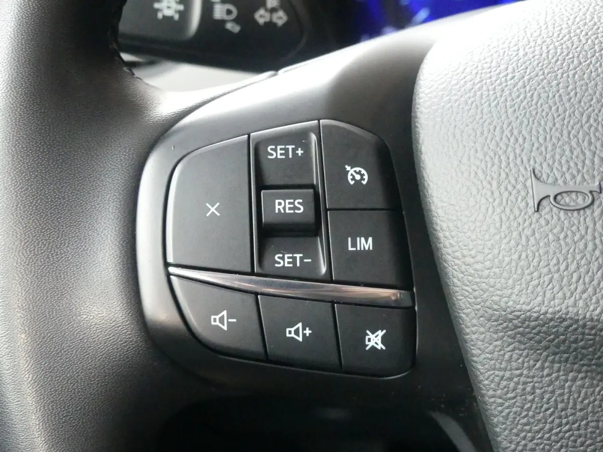 2.5 PHEV Titanium | CAMERA | PARKEERSENSOREN V+A | CRUISE | APPLE CARPLAY / ANDROID AUTO | NAVI | LMV 17" |