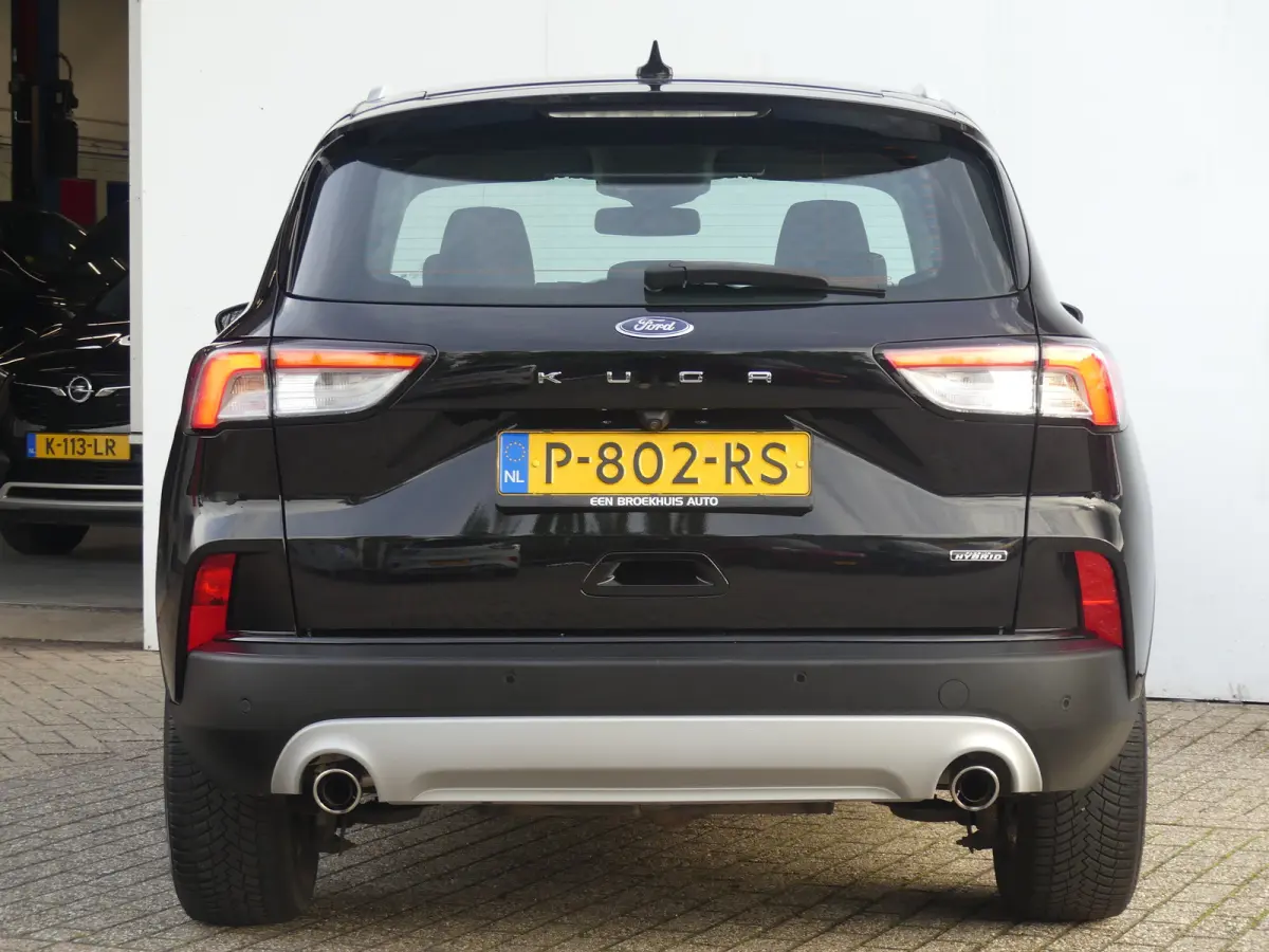 2.5 PHEV Titanium | CAMERA | PARKEERSENSOREN V+A | CRUISE | APPLE CARPLAY / ANDROID AUTO | NAVI | LMV 17" |