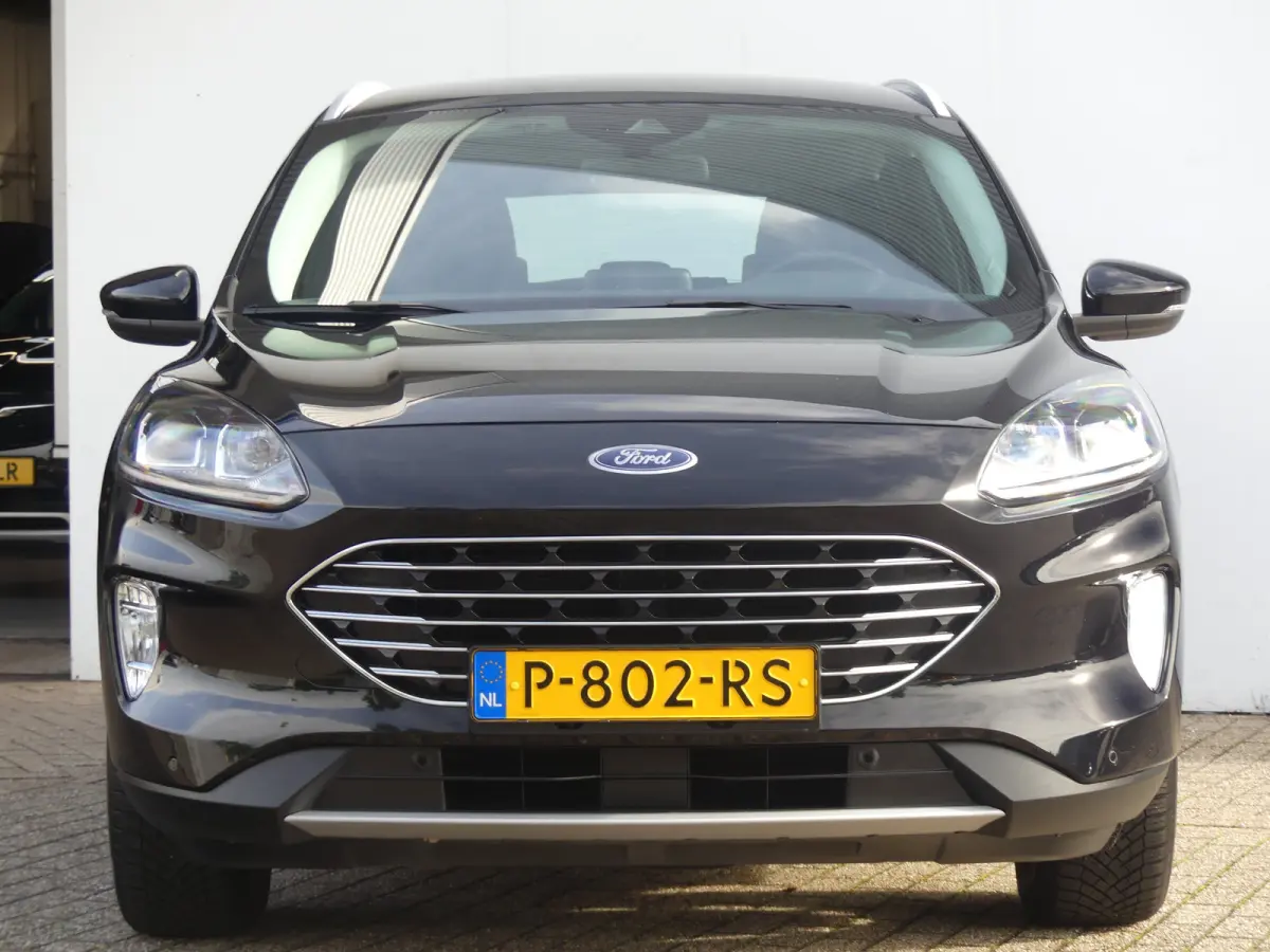 2.5 PHEV Titanium | CAMERA | PARKEERSENSOREN V+A | CRUISE | APPLE CARPLAY / ANDROID AUTO | NAVI | LMV 17" |