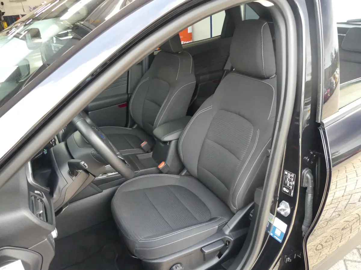 2.5 PHEV Titanium | CAMERA | PARKEERSENSOREN V+A | CRUISE | APPLE CARPLAY / ANDROID AUTO | NAVI | LMV 17" |