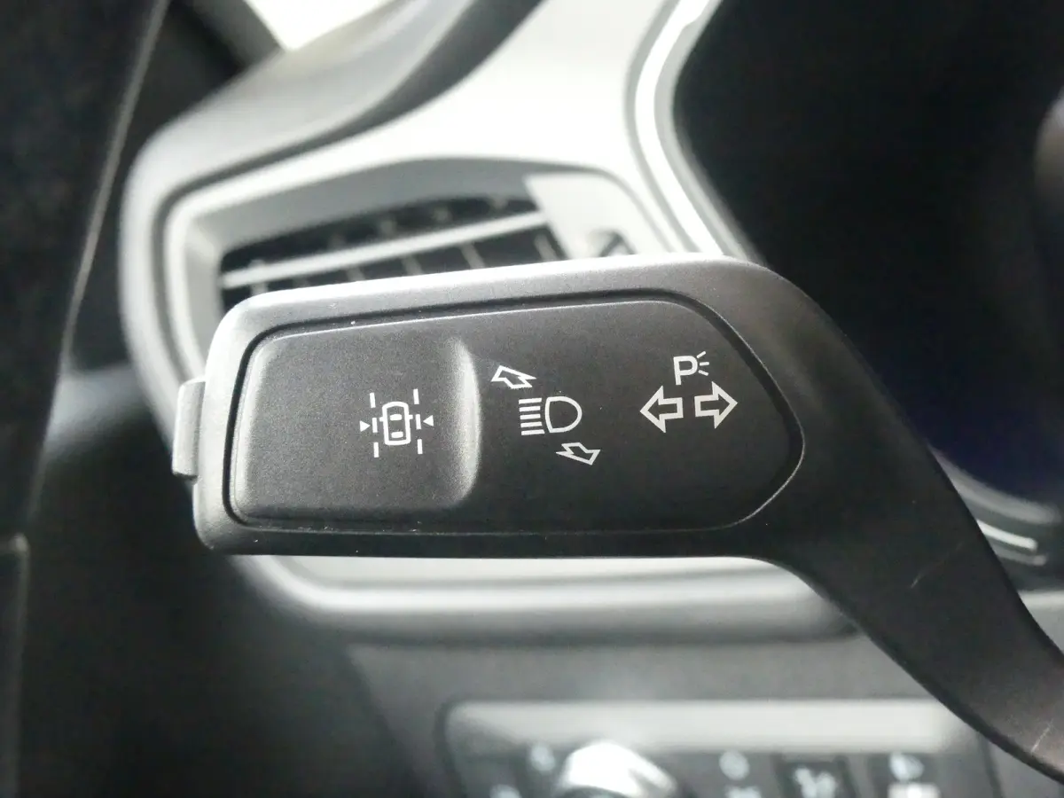 2.5 PHEV Titanium | CAMERA | PARKEERSENSOREN V+A | CRUISE | APPLE CARPLAY / ANDROID AUTO | NAVI | LMV 17" |