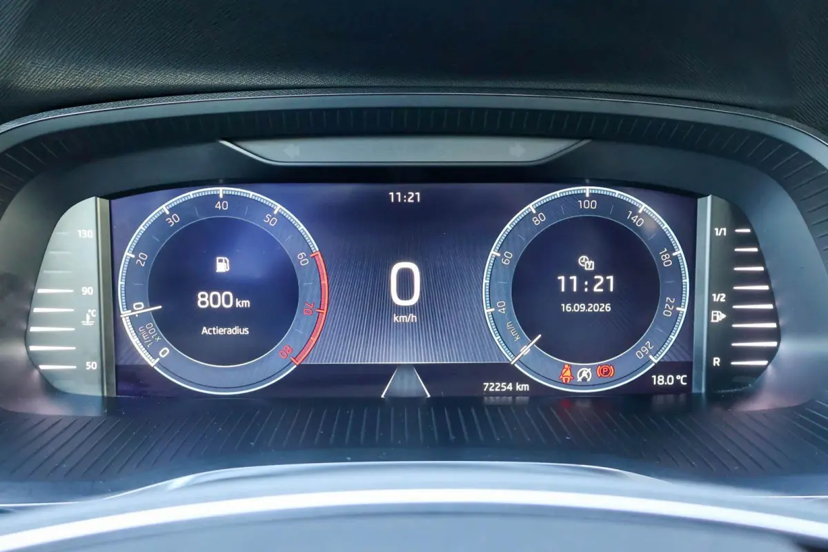 1.0 TSI 110pk Ambition | Navigatie | Cruise Control | Climate Control | All Season Banden
