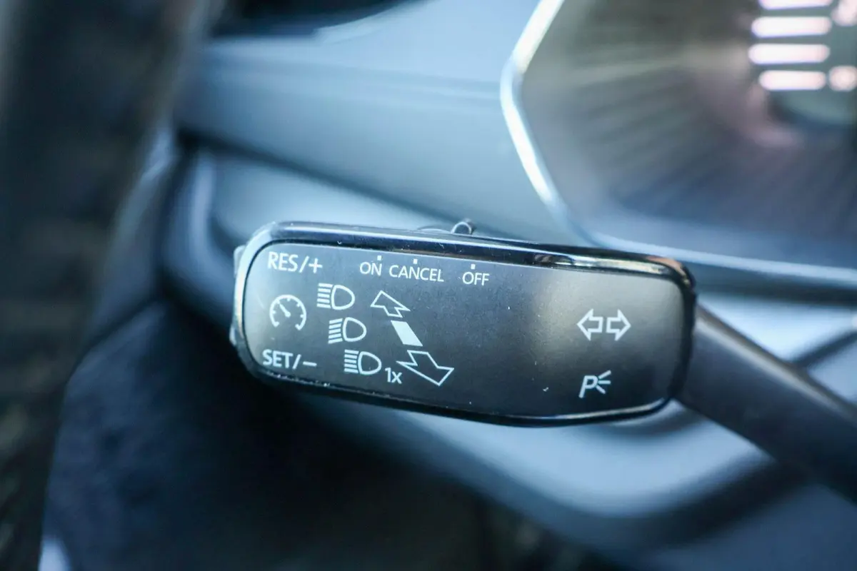 1.0 TSI 110pk Ambition | Navigatie | Cruise Control | Climate Control | All Season Banden