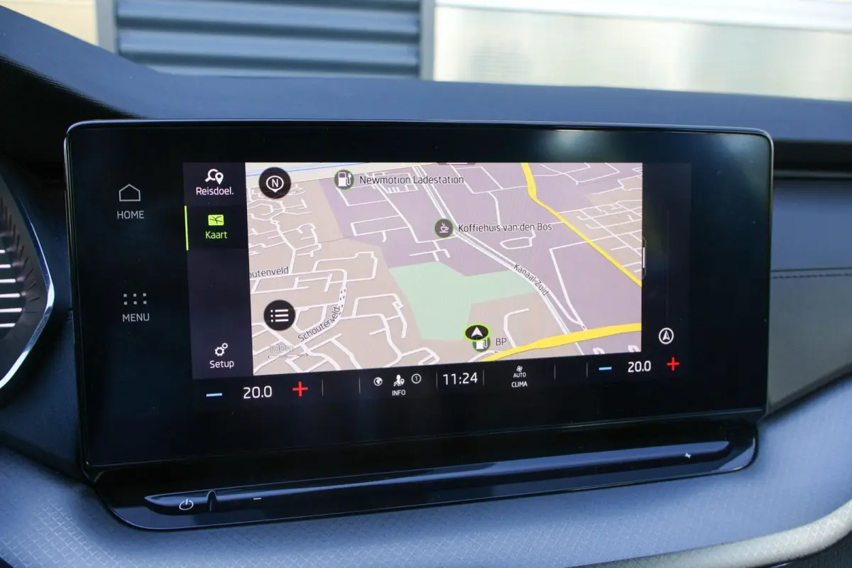 1.0 TSI 110pk Ambition | Navigatie | Cruise Control | Climate Control | All Season Banden