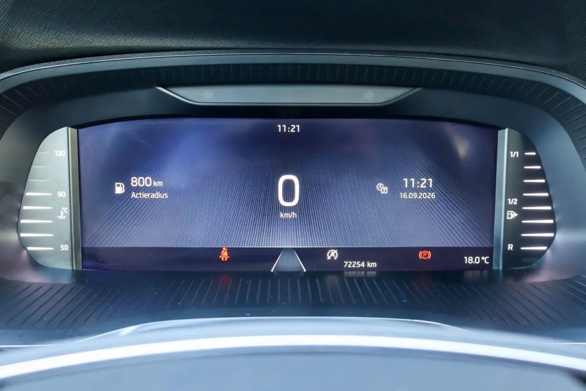 1.0 TSI 110pk Ambition | Navigatie | Cruise Control | Climate Control | All Season Banden