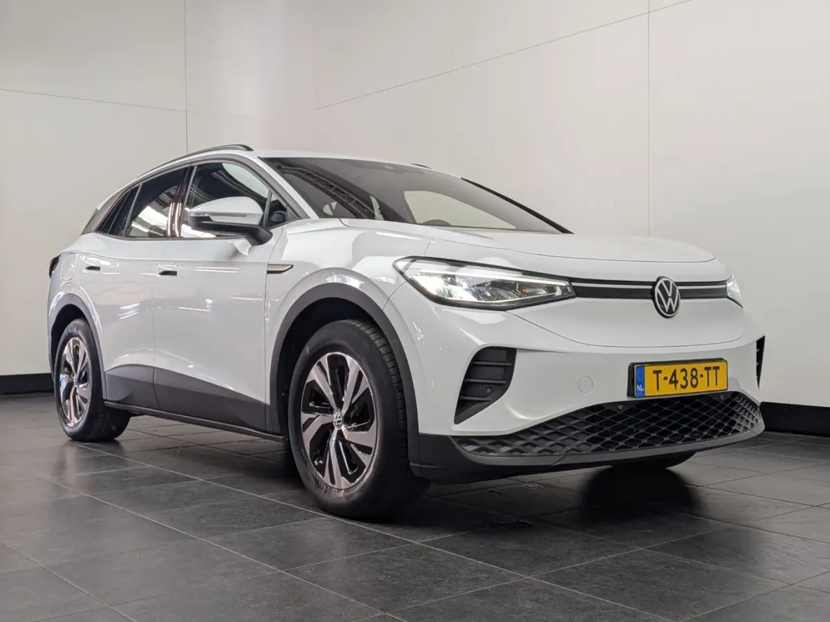 Pure 52 kWh l Adapt. Cr Control l Stoelverwarming l Keyless Start l 18" l Apple Car Play / Android l PDC V en A l