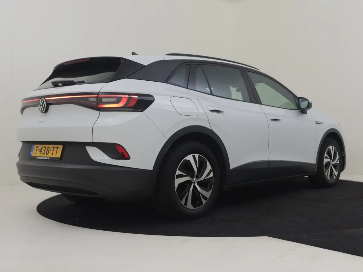 Pure 52 kWh l Adapt. Cr Control l Stoelverwarming l Keyless Start l 18" l Apple Car Play / Android l PDC V en A l