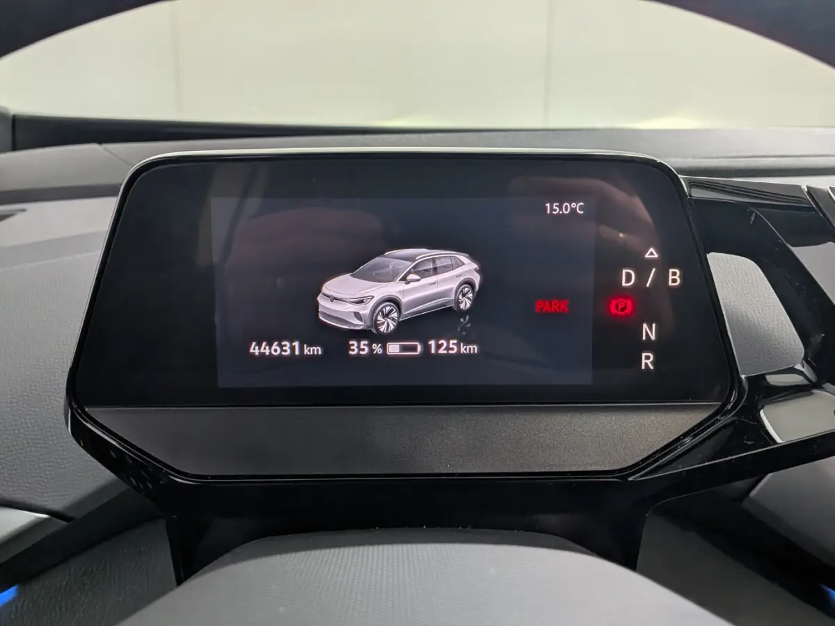 Pure 52 kWh l Adapt. Cr Control l Stoelverwarming l Keyless Start l 18" l Apple Car Play / Android l PDC V en A l