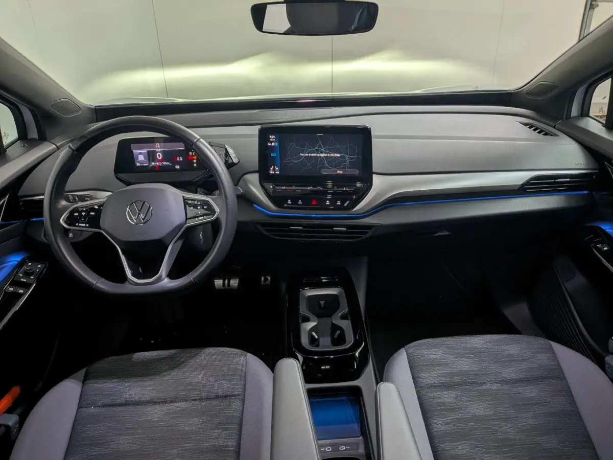 Pure 52 kWh l Adapt. Cr Control l Stoelverwarming l Keyless Start l 18" l Apple Car Play / Android l PDC V en A l