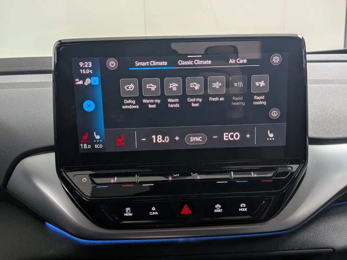 Pure 52 kWh l Adapt. Cr Control l Stoelverwarming l Keyless Start l 18" l Apple Car Play / Android l PDC V en A l