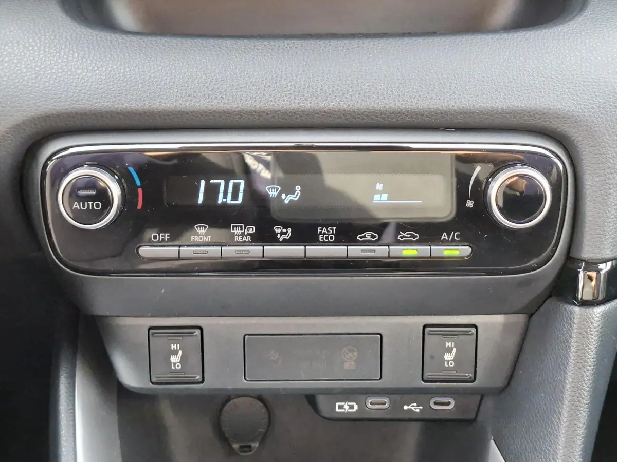 1.5 Hybrid Adaptive cruise Carplay Climate control Stoelverwarming Isofix