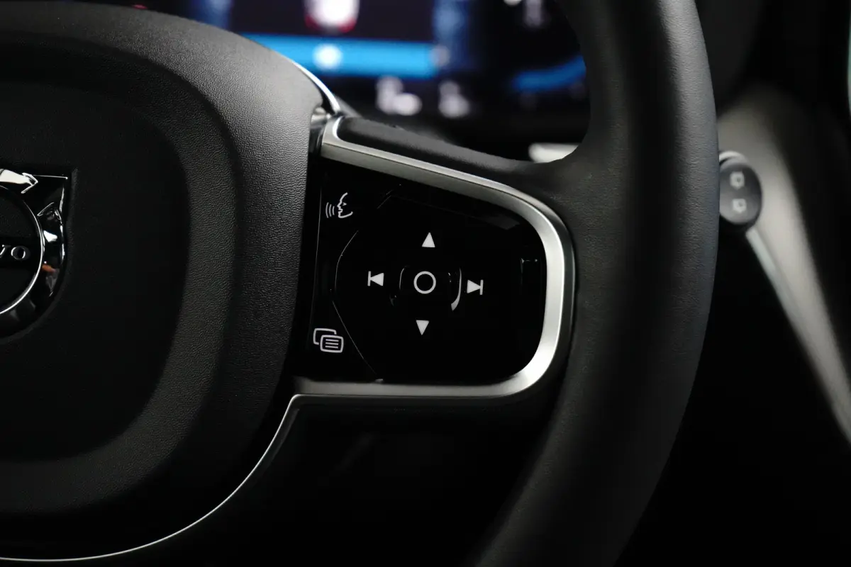 2.0 T8 Plug-in hybrid AWD Ultra Black Edition | Massage | HU-Display | Trekhaak | 360 Camera |