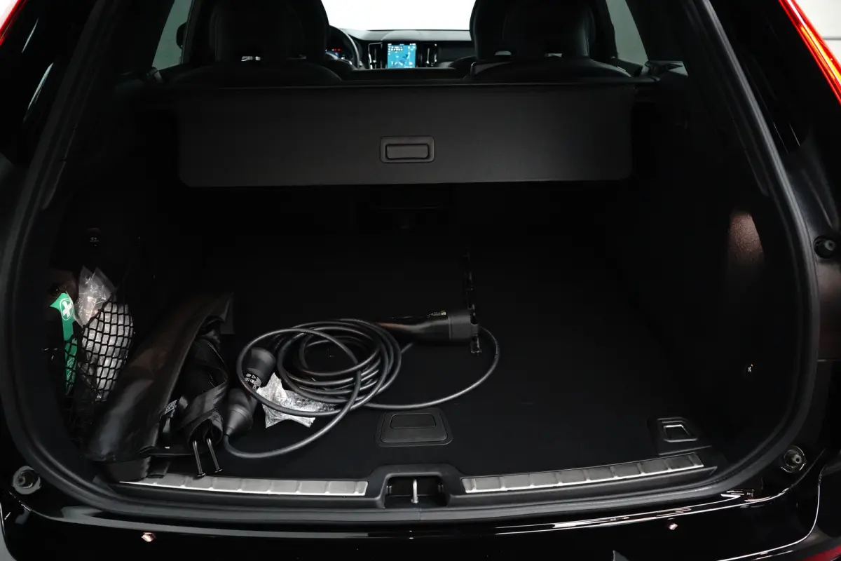 2.0 T8 Plug-in hybrid AWD Ultra Black Edition | Massage | HU-Display | Trekhaak | 360 Camera |