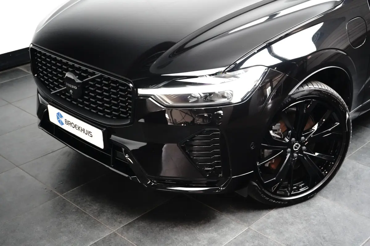 2.0 T8 Plug-in hybrid AWD Ultra Black Edition | Massage | HU-Display | Trekhaak | 360 Camera |