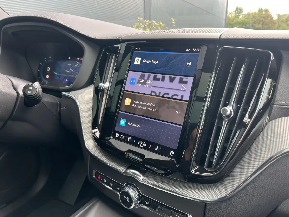 2.0 T8 Plug-in hybrid AWD Ultra Black Edition | Massage | sOh 97% | HU-Display | Trekhaak | 360 Camera |