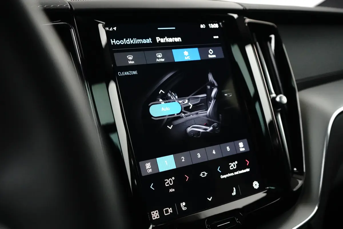 2.0 T8 Plug-in hybrid AWD Ultra Black Edition | Massage | HU-Display | Trekhaak | 360 Camera |
