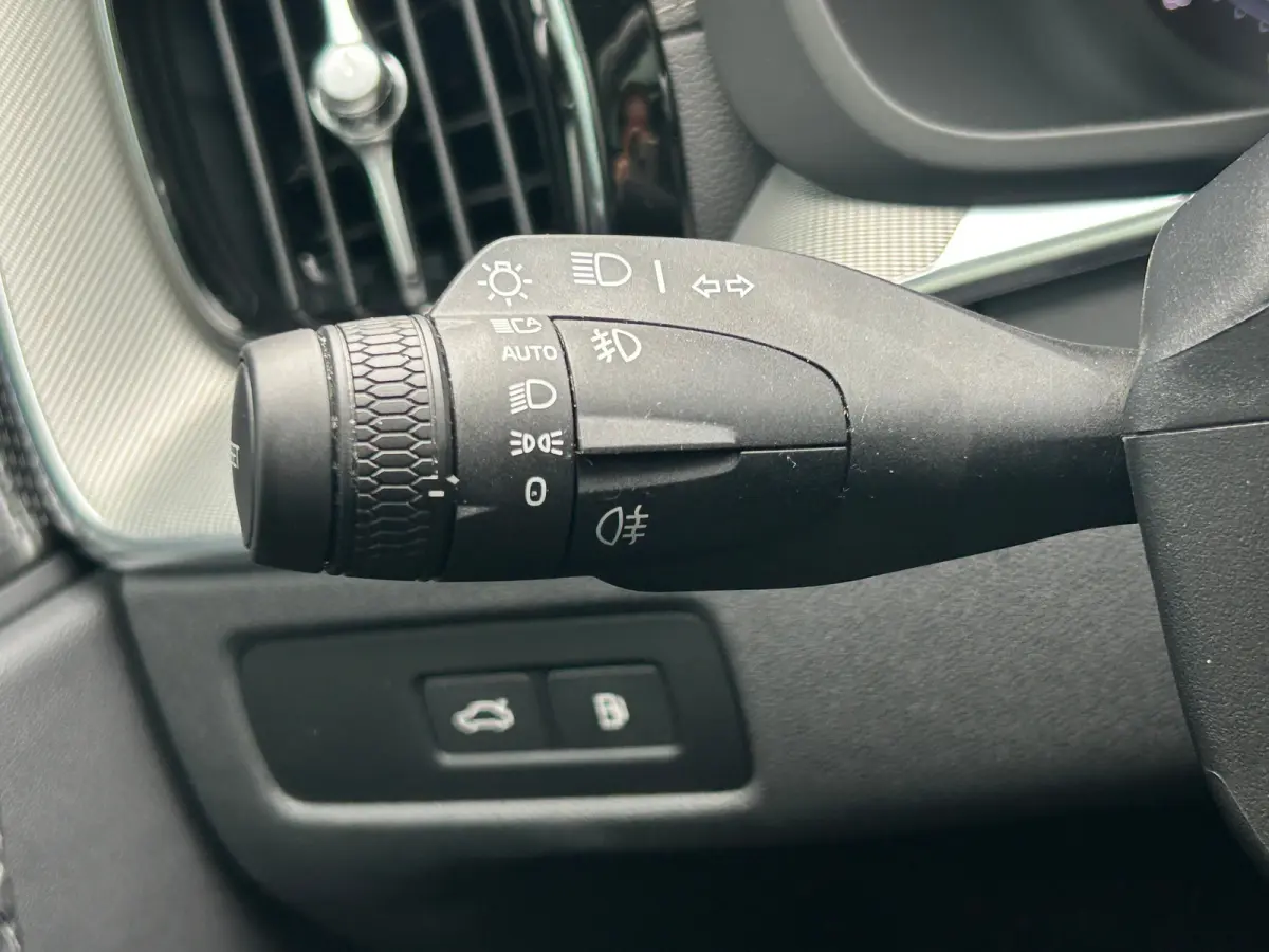 2.0 T8 Plug-in hybrid AWD Ultra Black Edition | Massage | sOh 97% | HU-Display | Trekhaak | 360 Camera |