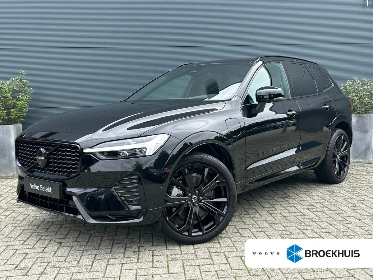 2.0 T8 Plug-in hybrid AWD Ultra Black Edition | Massage | sOh 97% | HU-Display | Trekhaak | 360 Camera |